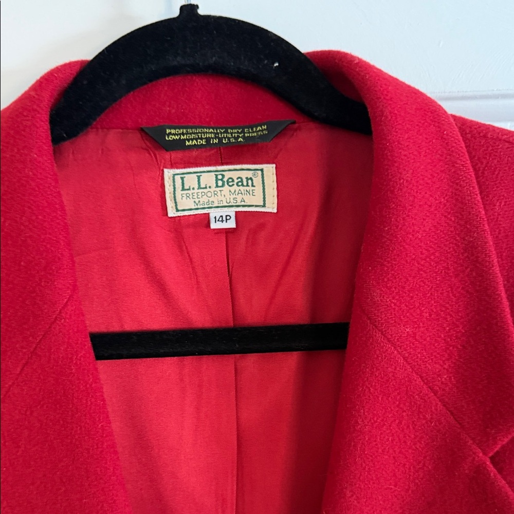 L.L. Bean Women's Wool & cashmere Red Blazer size 14P - Picture 2 of 5